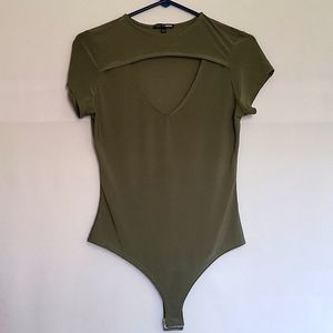 Fashion Nova Olive Green Front Cut Out Bodysuit Sz L